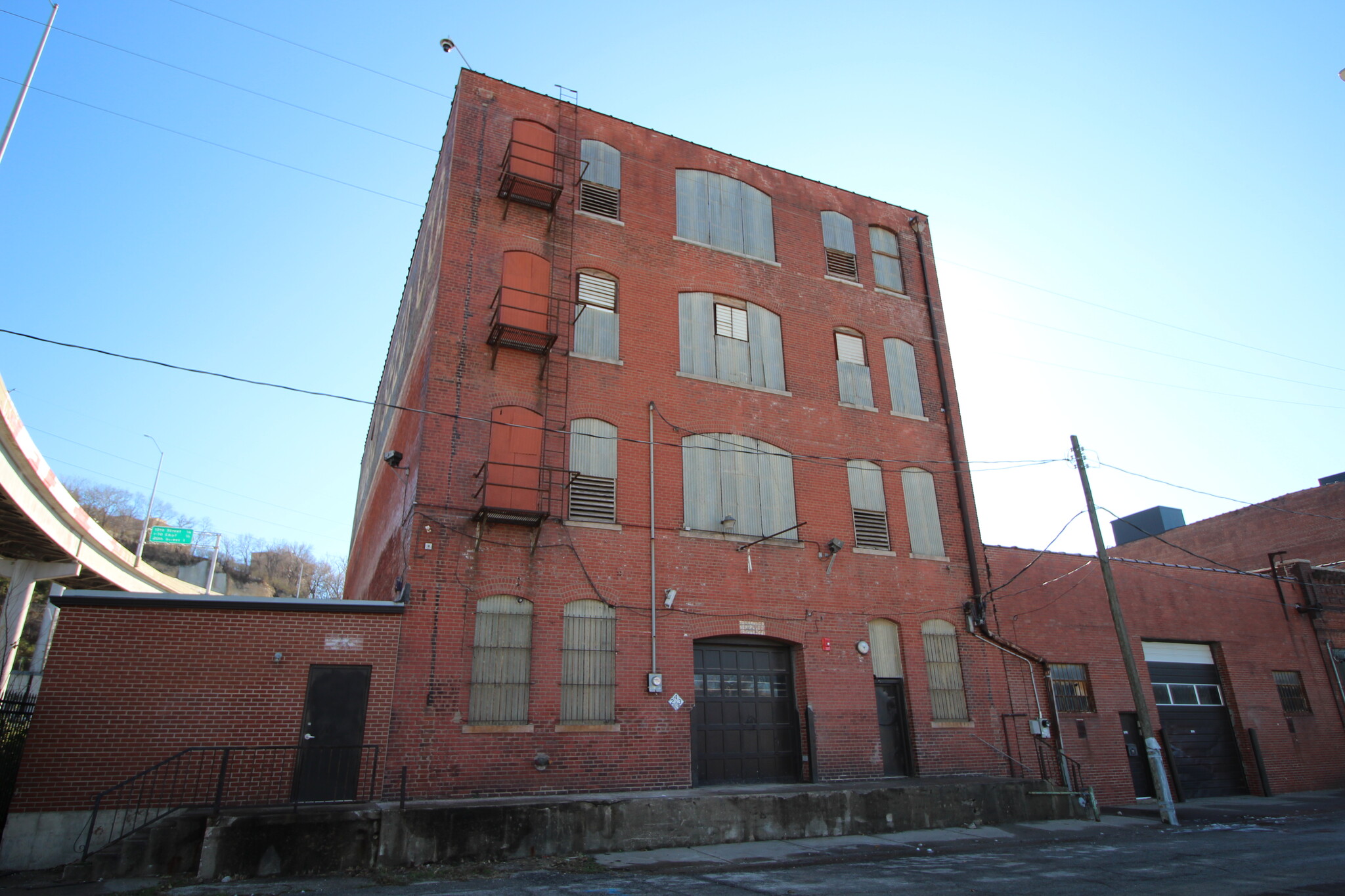 931 W 8th St, Kansas City, MO à vendre Photo de l’immeuble– Image 1 sur 8