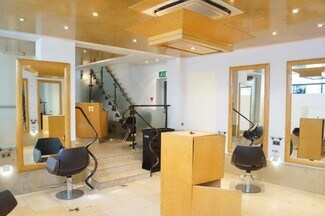 Plus de détails pour 14-15 Jeffries Passage, Guildford - Local commercial à louer