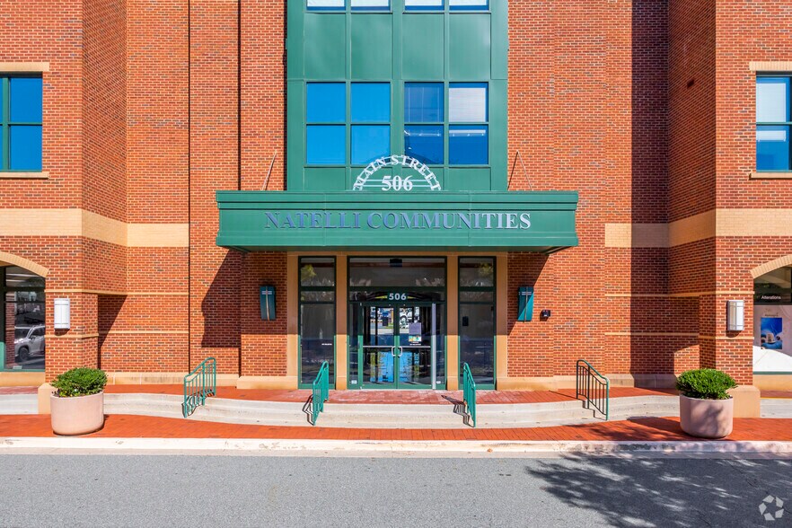 502-514 Main St, Gaithersburg, MD à louer - Photo de l’immeuble – Image 2 sur 4