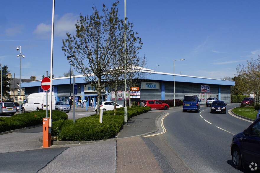 Barnstaple Retail Park portefeuille de 2 biens à vendre sur LoopNet.fr - Photo principale – Image 2 sur 2
