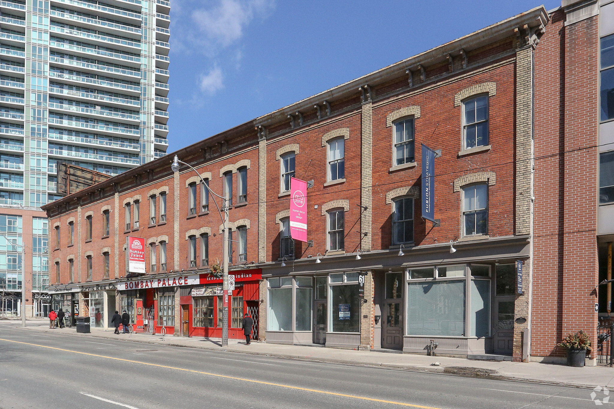 61-75 Jarvis St, Toronto, ON à louer Photo principale– Image 1 sur 10