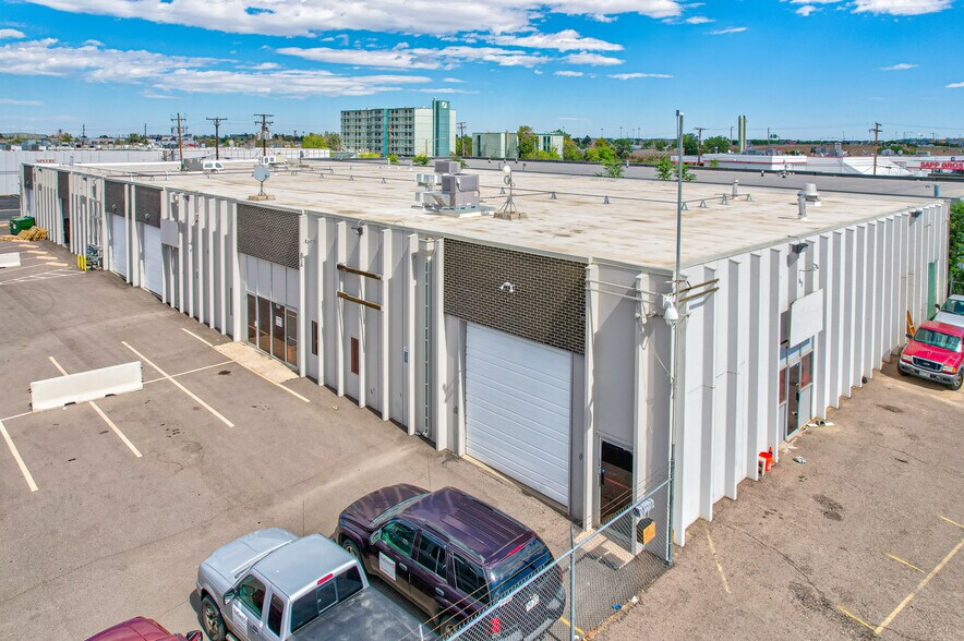 7000 E 49th Ave, Commerce City, CO à louer - Photo de l’immeuble – Image 3 sur 3