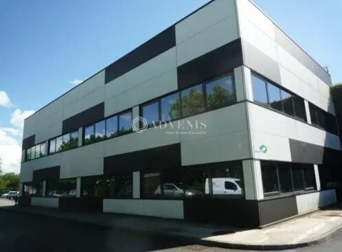 Local d’activités dans Montigny-le-Bretonneux à louer - Photo de l’immeuble – Image 2 sur 6