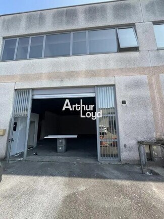 Plus de détails pour Local d'activités à louer