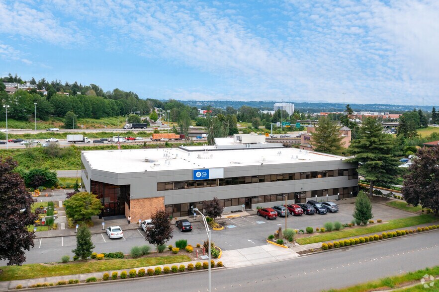 5200 Southcenter Blvd, Tukwila, WA à louer - Photo de l’immeuble – Image 3 sur 6