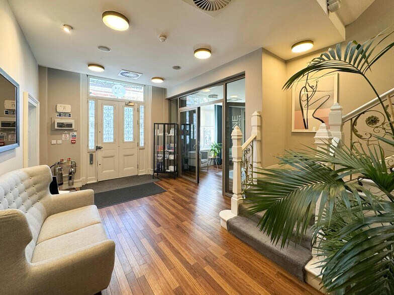 21 Devonshire St, Londres à louer - Photo de l’immeuble – Image 3 sur 19