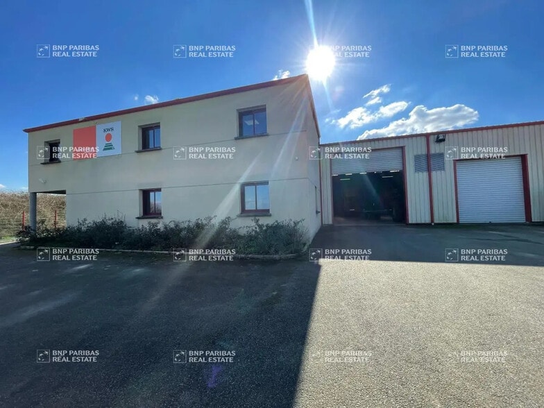 Local d'activités dans Corps-Nuds à vendre - Photo de l’immeuble – Image 2 sur 9