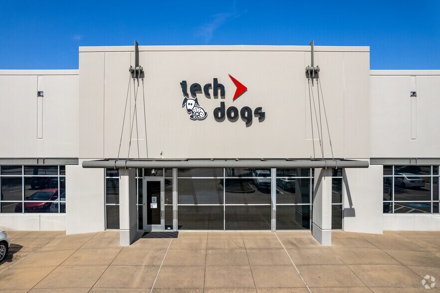 2805 E Plano Pky, Plano, TX à louer - Photo de l’immeuble – Image 1 sur 8