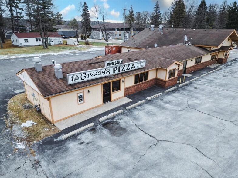 5600 Lapeer Rd, Kimball, MI à vendre - Photo de l’immeuble – Image 3 sur 29