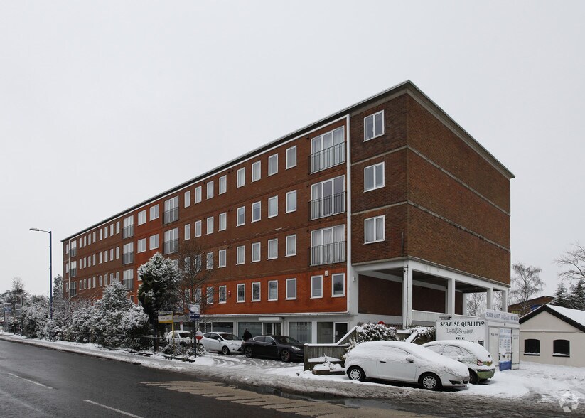 230 High St, Potters Bar à vendre - Photo principale – Image 1 sur 36