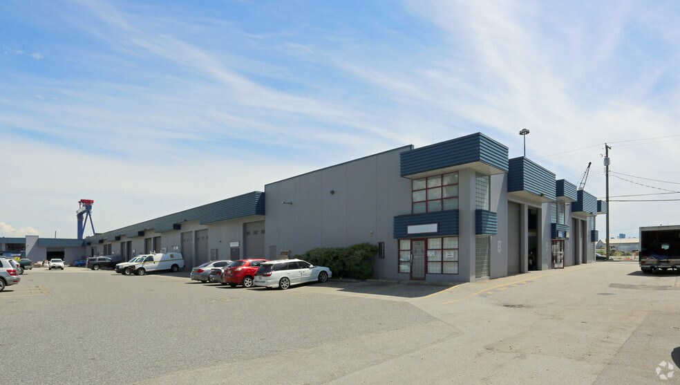 1305 Welch St, North Vancouver District, BC à louer - Photo de l’immeuble – Image 3 sur 6