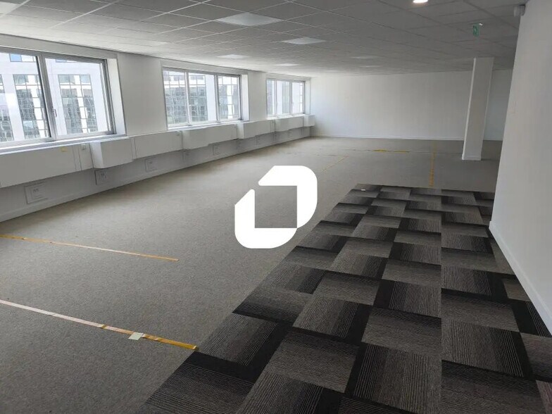Bureau dans Noisy-le-Grand à louer - Photo de l’immeuble – Image 2 sur 7