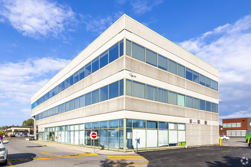 2035 Av Victoria, St-Lambert, QC à louer - Photo de l’immeuble – Image 3 sur 7