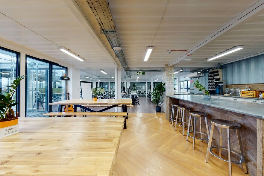 212 Regents Park Rd, Londres à louer - Photo intérieure – Image 2 sur 38