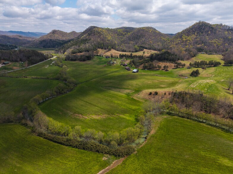 512 Highway 70, Kyles Ford, TN à vendre - Photo principale – Image 1 sur 100