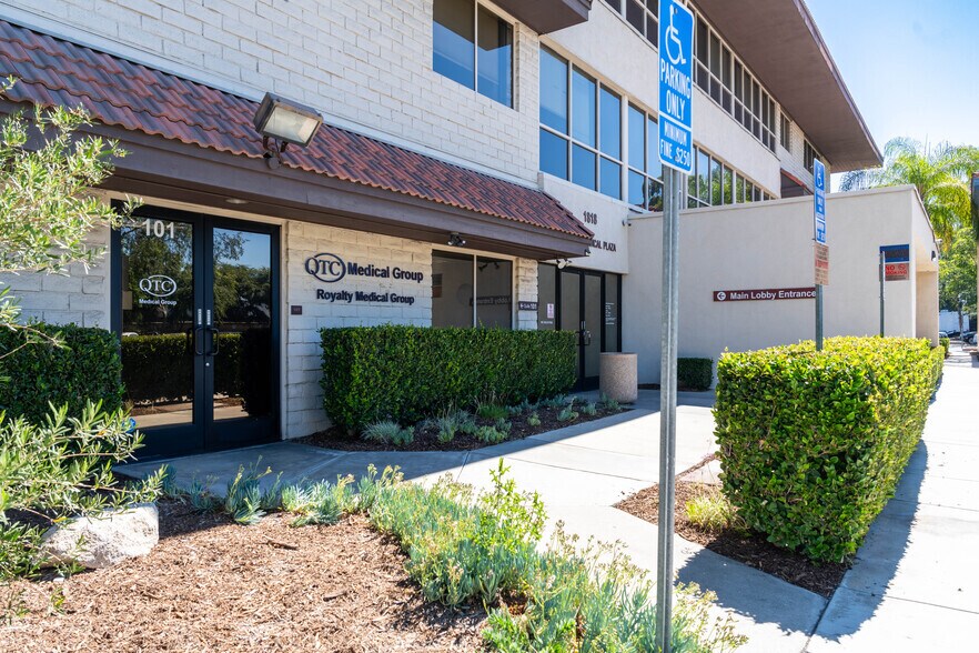 1818 N Orange Grove Ave, Pomona, CA à louer - Photo de l’immeuble – Image 3 sur 32