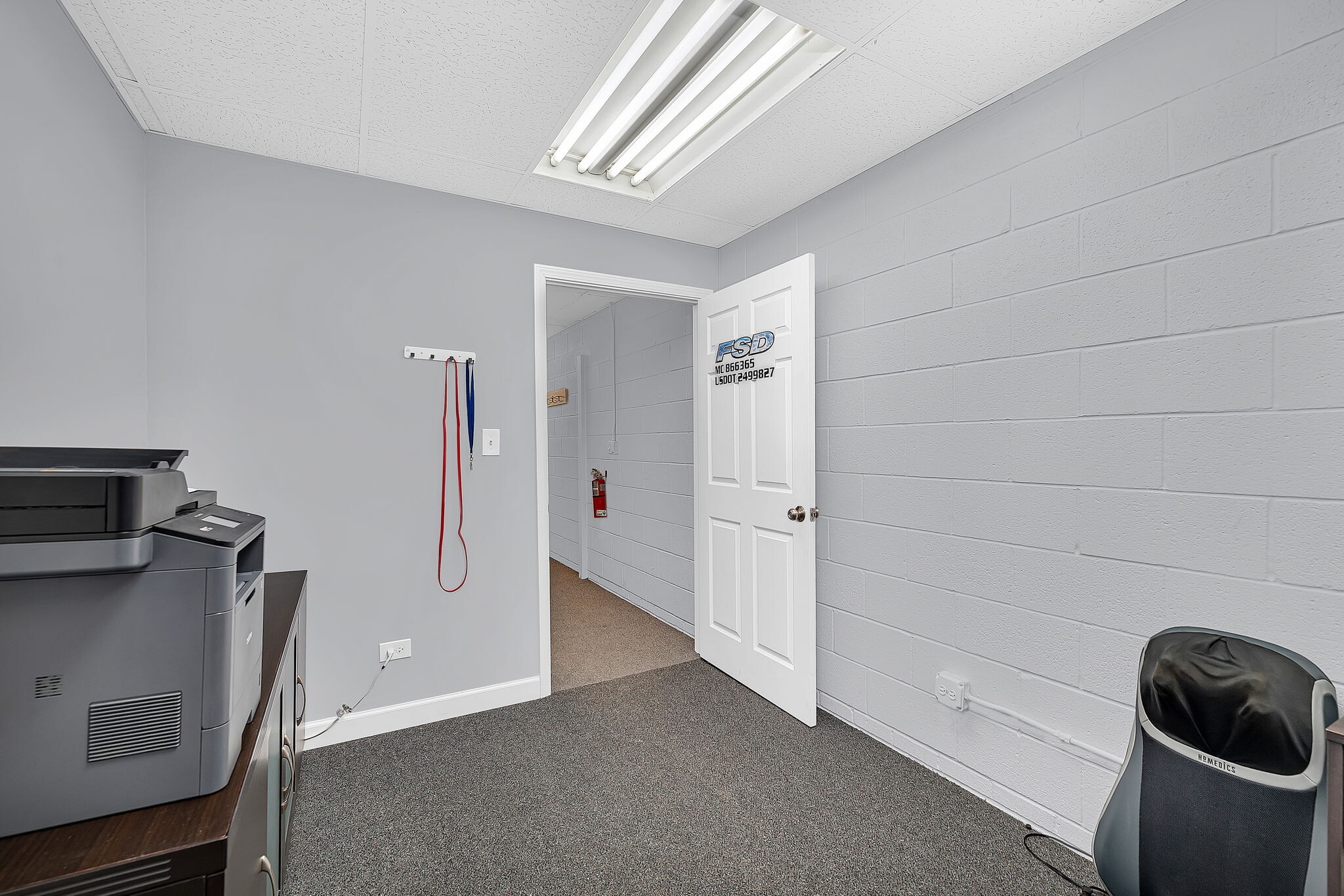 3S340 Rockwell St, Warrenville, IL à louer Photo intérieure– Image 1 sur 7