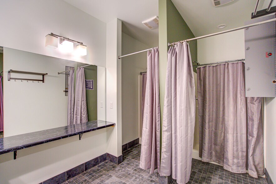 6200 Nesbitt Rd, Fitchburg, WI à vendre - Photo intérieure – Image 3 sur 7