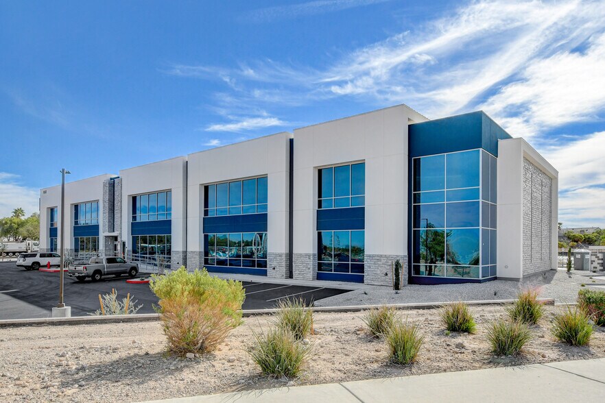 1311 Seven Hills Dr, Henderson, NV à vendre - Photo de l’immeuble – Image 3 sur 7