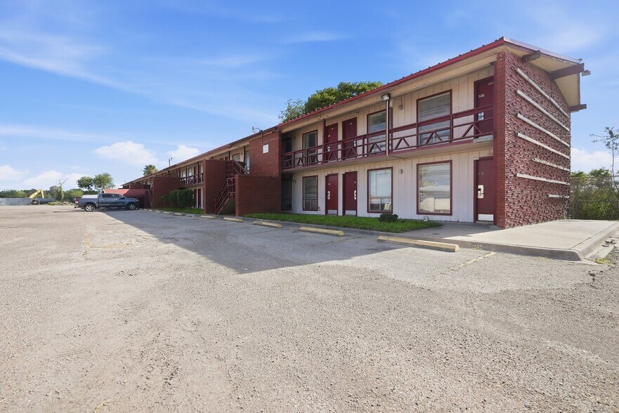 815 S US Highway 281, Alice, TX à vendre - Photo de l’immeuble – Image 2 sur 11