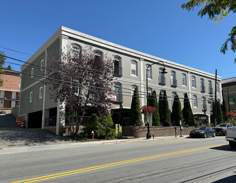 870 W King St, Boone, NC à louer - Photo de l’immeuble – Image 1 sur 11