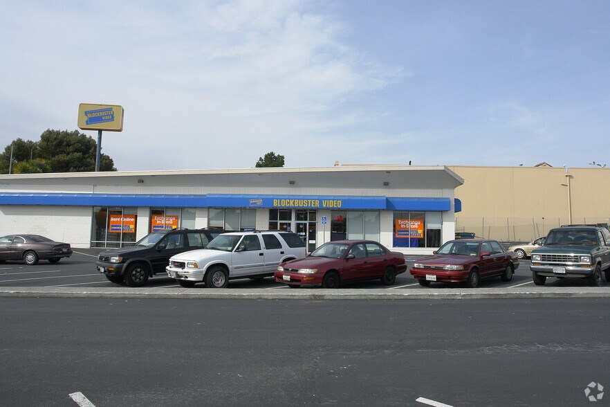 74 Camaritas Ave, South San Francisco, CA à vendre - Photo de l’immeuble – Image 2 sur 5