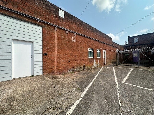 364 Ashley Rd, Poole à louer - Photo de l’immeuble – Image 2 sur 3