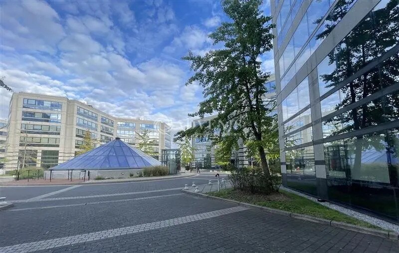 Bureau dans Tremblay-en-France à louer - Photo de l’immeuble – Image 3 sur 11