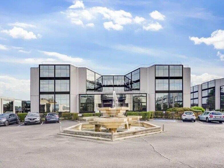 Bureau dans Argenteuil à louer - Photo de l’immeuble – Image 1 sur 8