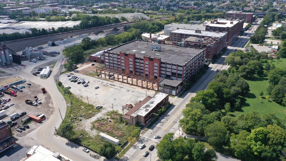 2101 W Pershing Rd, Chicago, IL à louer - Photo de l’immeuble – Image 2 sur 3