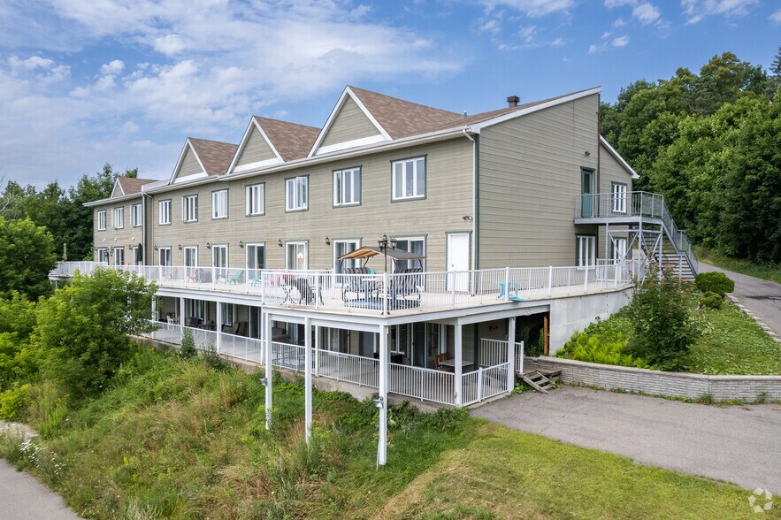 872A-876 Rue De La Station, Prévost, QC à vendre - Photo principale – Image 1 sur 1