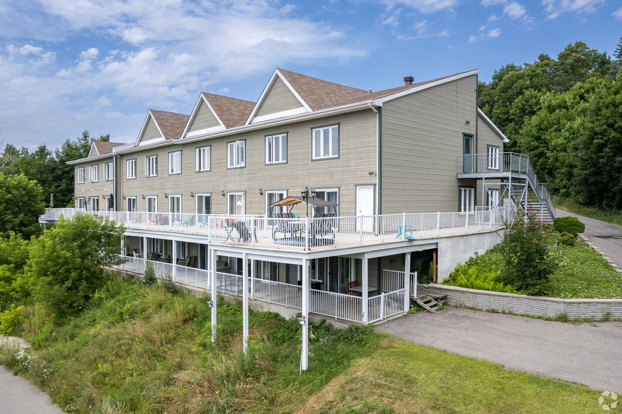 872A-876 Rue De La Station, Prévost, QC à vendre Photo principale– Image 1 sur 1