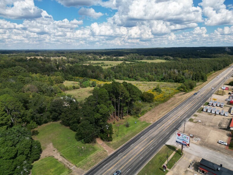 909 State Highway 31, Chandler, TX à vendre - Photo de l’immeuble – Image 3 sur 8