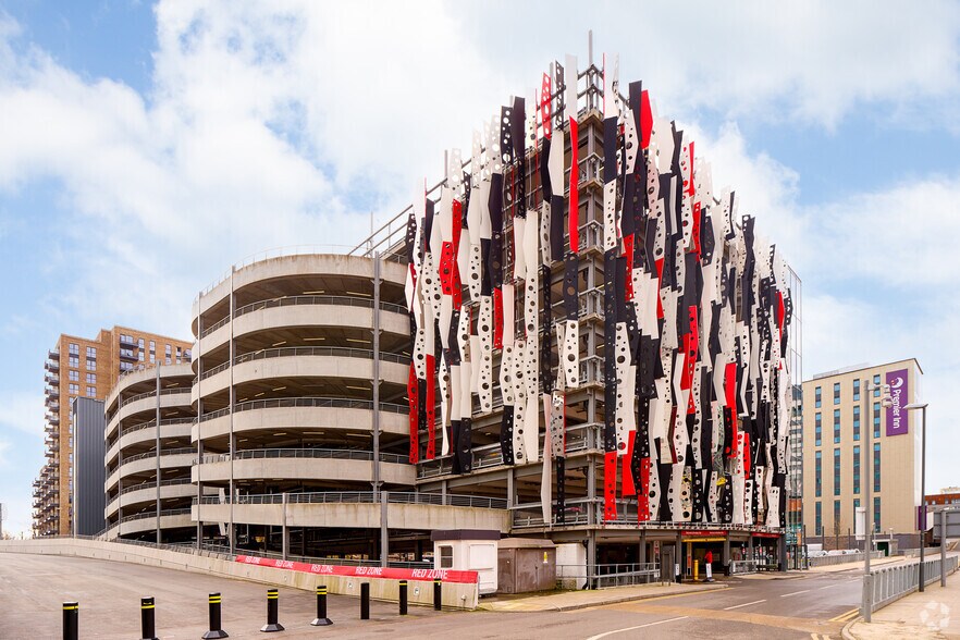 South Way, Wembley à louer - Photo principale – Image 1 sur 4