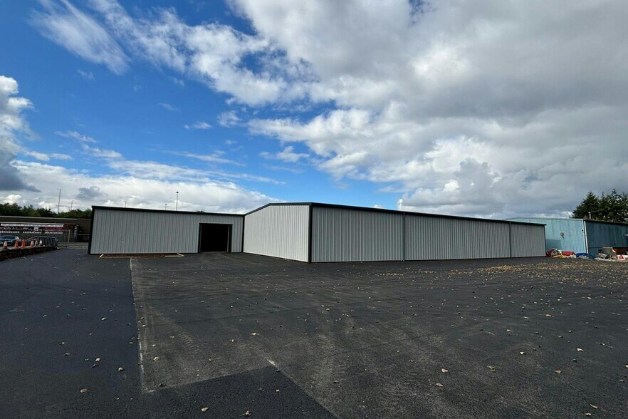 110 Glasgow Rd, Rutherglen à louer - Photo de l’immeuble – Image 2 sur 11