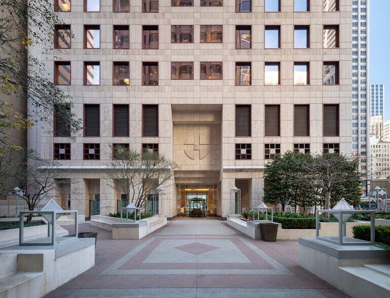 123 Mission St, San Francisco, CA à louer - Photo de l’immeuble – Image 2 sur 4