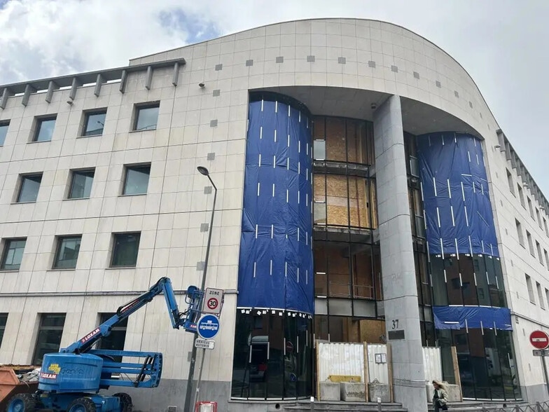 37 Rue Du Vieux Faubourg, Lille à louer - Photo de l’immeuble – Image 1 sur 7