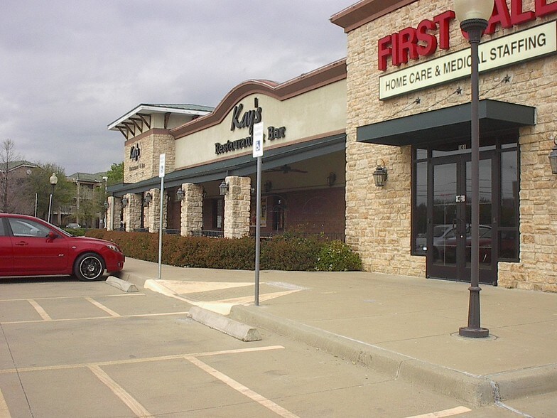 8010 N Stemmons Fwy, Dallas, TX à louer - Photo de l’immeuble – Image 3 sur 28