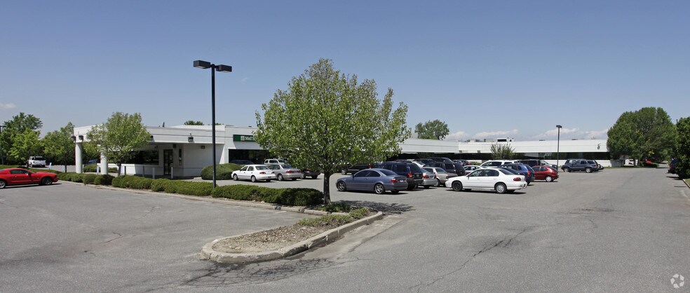 140 Adams Ave, Hauppauge, NY à vendre - Photo principale – Image 1 sur 16