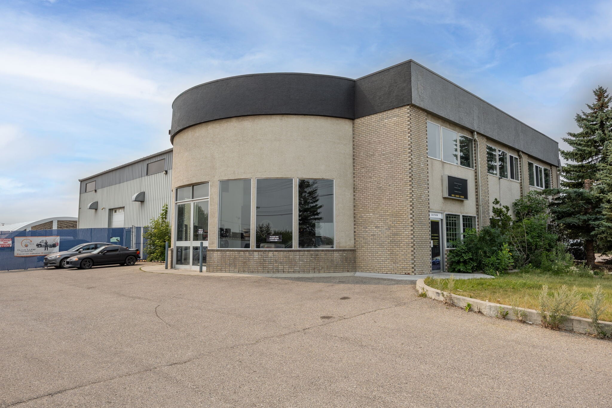 2341 20th Ave NE, Calgary, AB à louer Photo intérieure– Image 1 sur 12