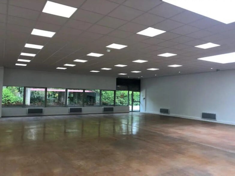 Local d’activités dans Trappes à louer - Photo intérieure – Image 3 sur 5