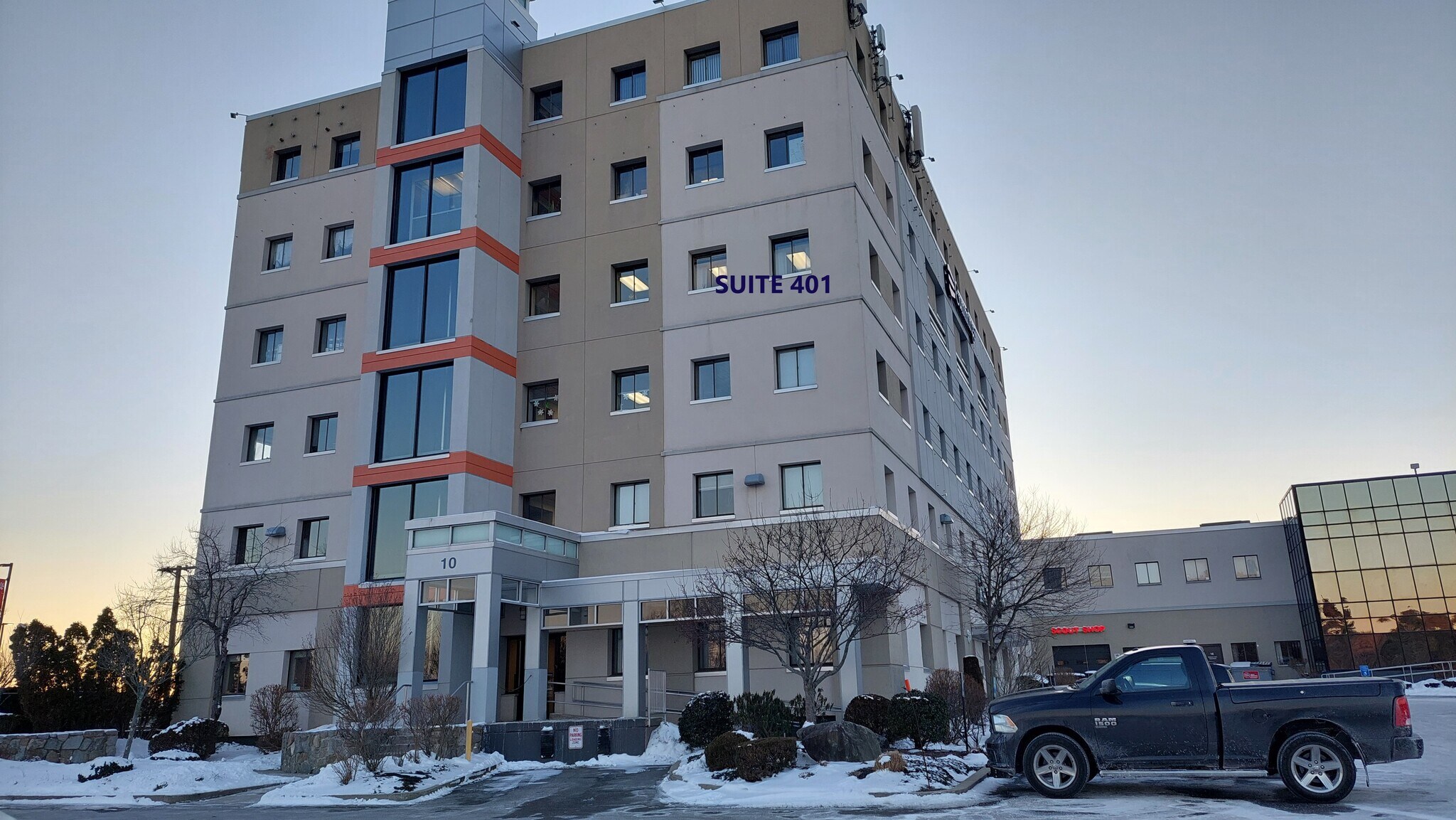 2-100 Tower Office Park, Woburn, MA à louer Photo principale– Image 1 sur 7