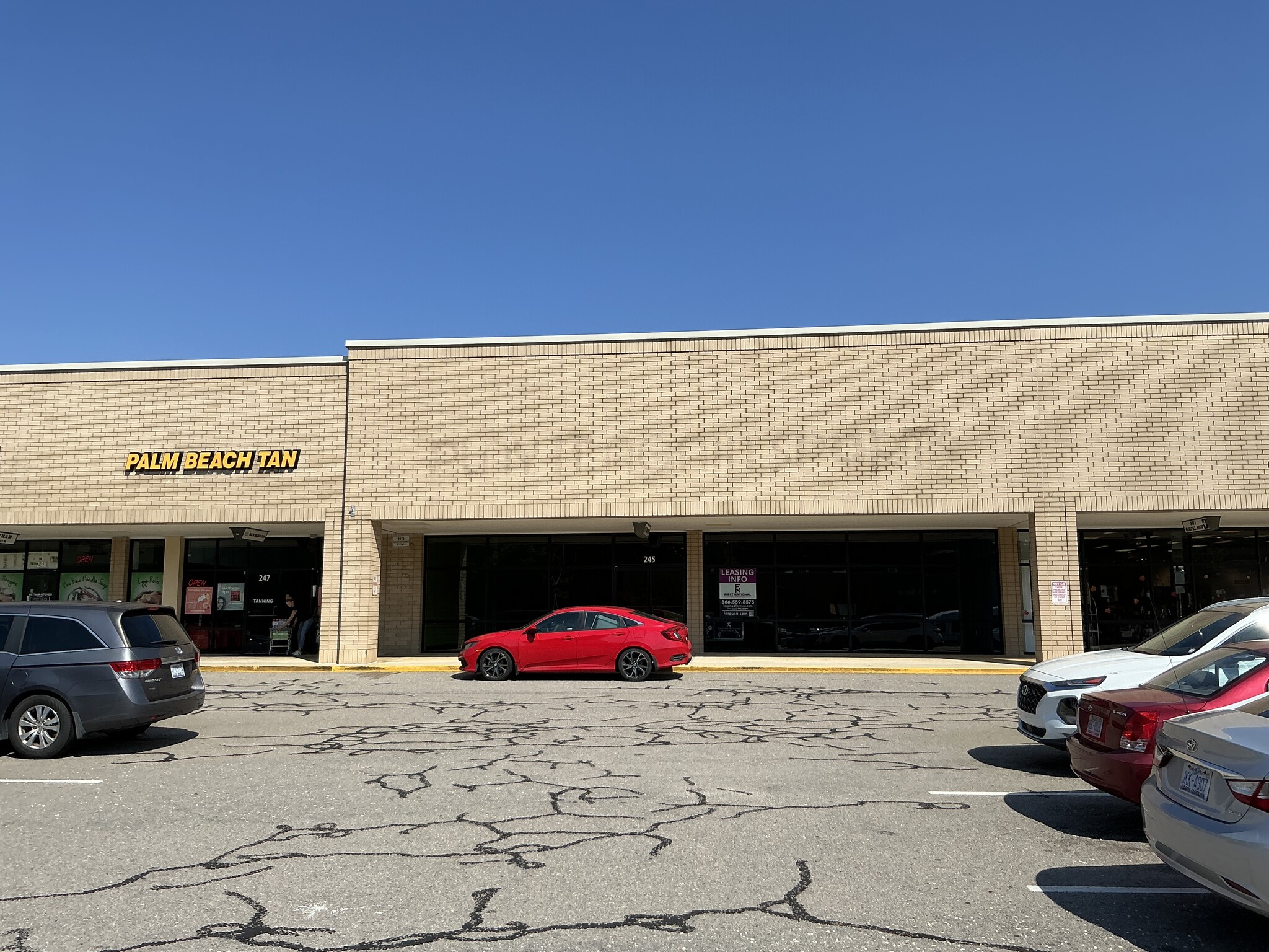 102-400 Westwood Shopping Ctr, Fayetteville, NC à louer Photo de l’immeuble– Image 1 sur 1