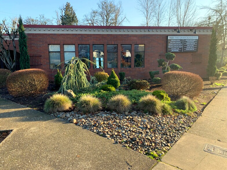 960 Broadway St NE, Salem, OR à louer - Photo principale – Image 1 sur 14
