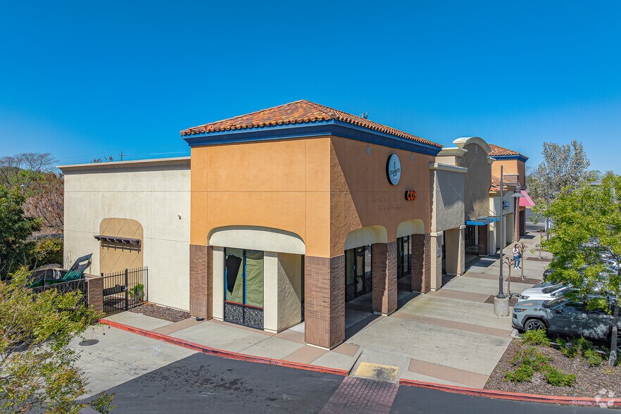 Auburn Blvd, Citrus Heights, CA à louer - Photo de l’immeuble – Image 2 sur 3