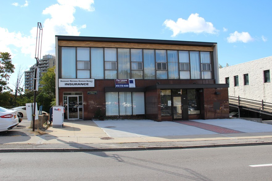 598 Tuckahoe Rd, Yonkers, NY à louer - Photo de l’immeuble – Image 2 sur 3