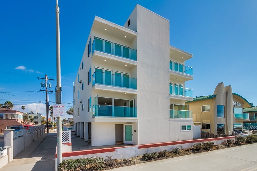 3449 Ocean Front Walk, San Diego, CA à vendre Photo principale– Image 1 sur 115