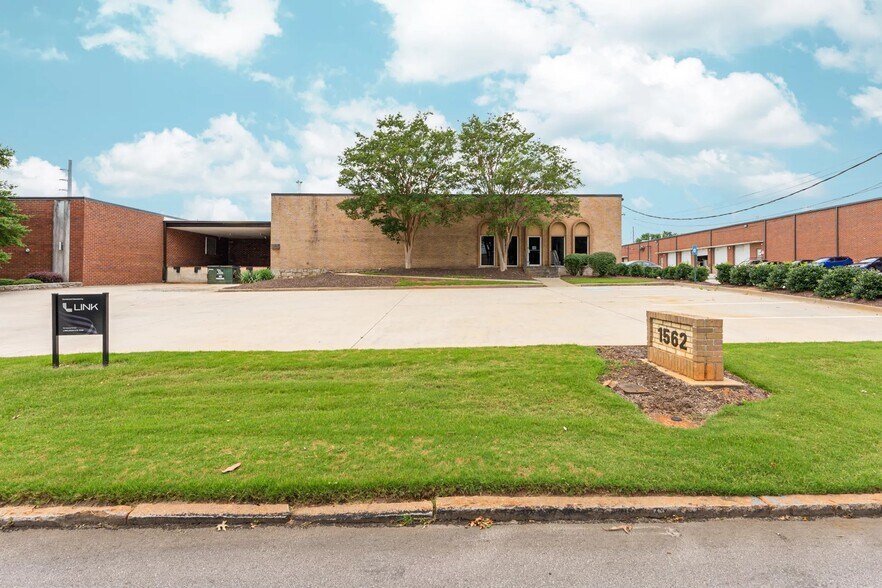 1562 Litton Dr, Stone Mountain, GA à louer - Photo de l’immeuble – Image 2 sur 5