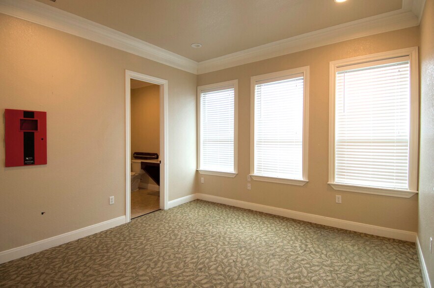 1150 Bromberg St, Mineola, TX à louer - Photo de l’immeuble – Image 2 sur 32