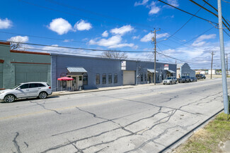 Plus de détails pour 1420 N Austin St, Seguin, TX - Industriel/Logistique à louer